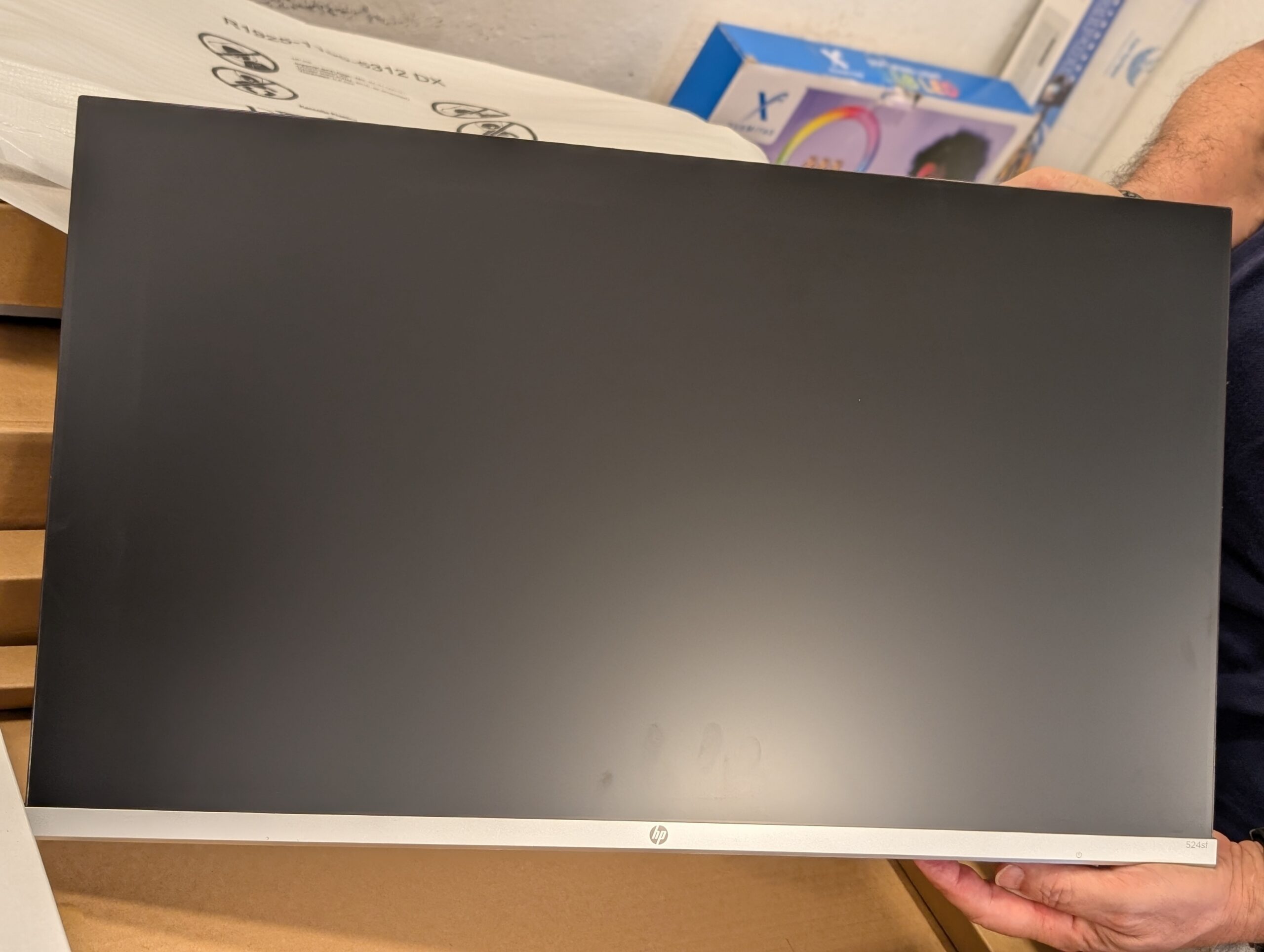 Moniteur d'Ecran HP 524sf 24 pouces Benin|Cotonou Moniteur d'Ecran HP 524sf 24 pouces Benin|Cotonou