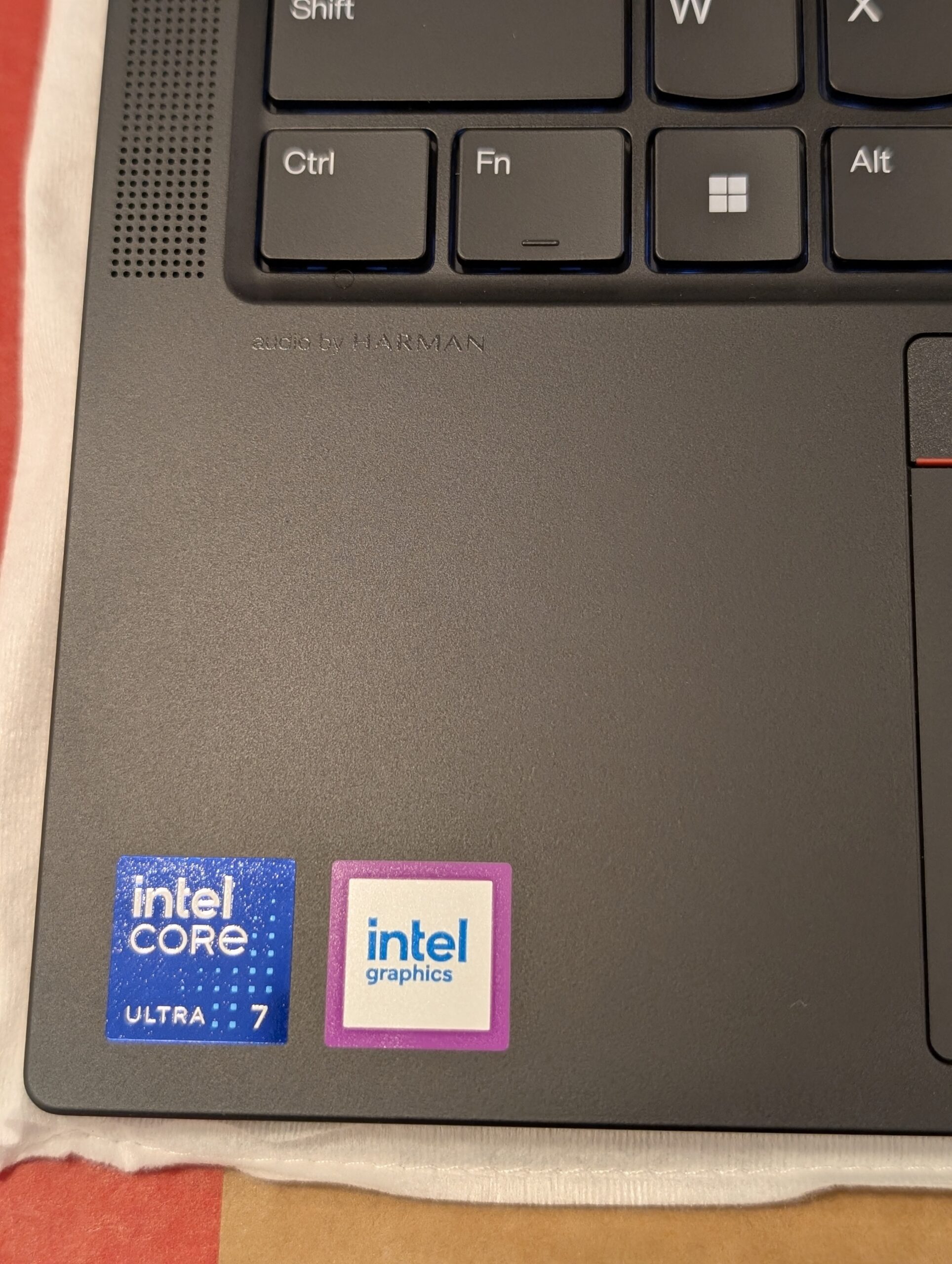 PXL_20260411_164554109.PORTRAIT.ORIGINAL PC Lenovo Thinkpad E14 Gen 7 Core Ultra 7 256V Benin|Cotonou