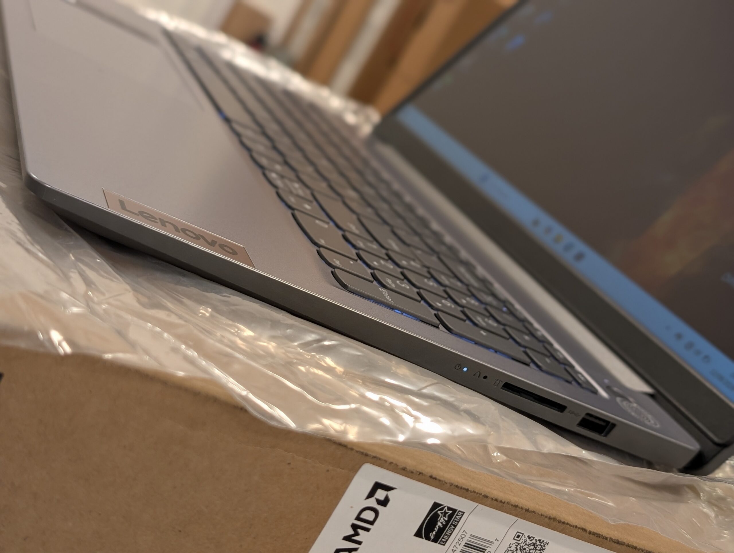 PXL_20~1 Lenovo IdeaPad Slim 3 Ryzen 5 4600H 02GB Bénin|Cotonou