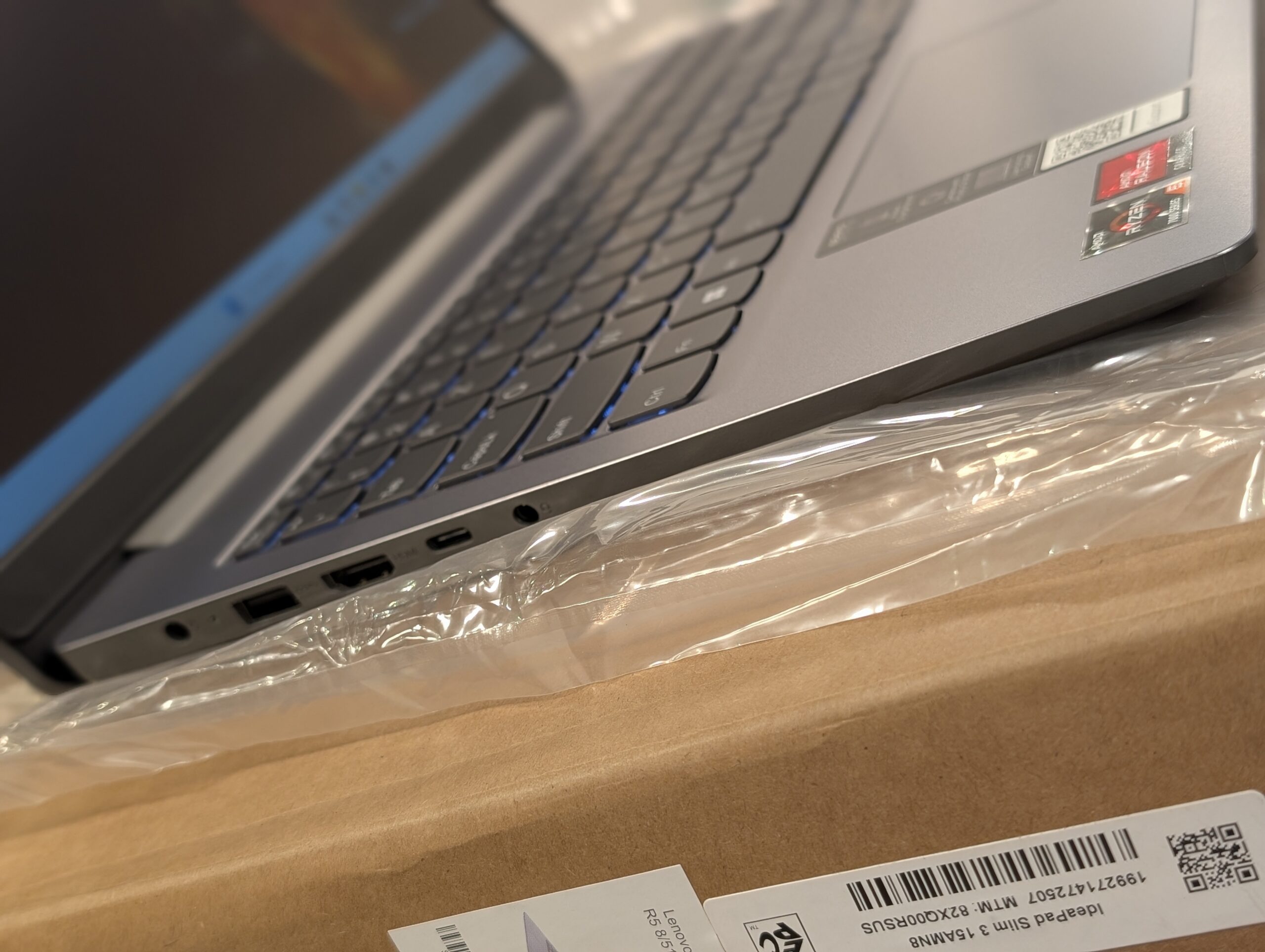 Lenovo IdeaPad Slim 3 Ryzen 5 4600H 02GB Bénin|Cotonou Lenovo IdeaPad Slim 3 Ryzen 5 4600H 02GB Bénin|Cotonou